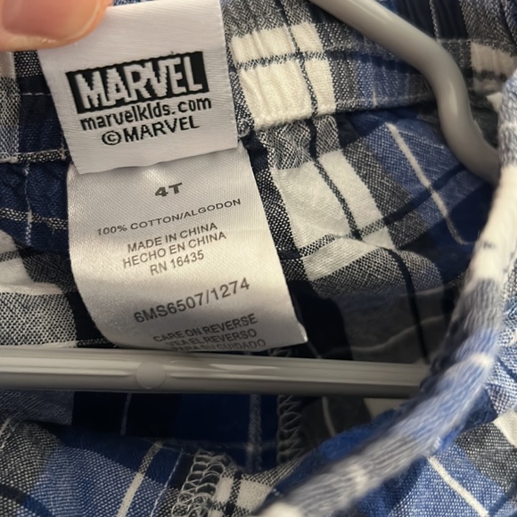 Marvel Spiderman Plaid Shorts - Picture 4 of 5